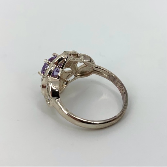 Avon Dazzling Floral Purple Cubic Zirconia Silver Tone Cocktail Ring, 10 - Picture 3 of 15
